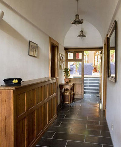entryway.jpg