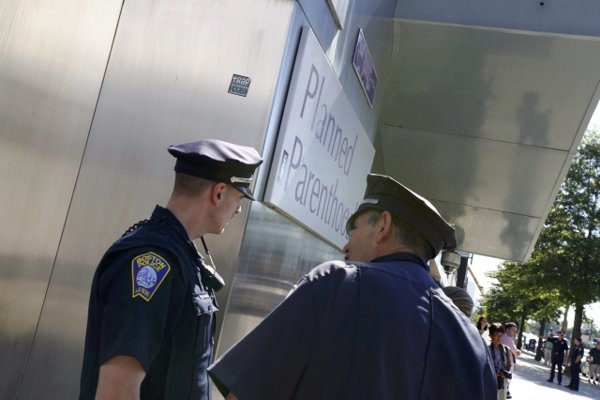 Police protecting Planned Parenthood, U.S.'s largest abortion provider