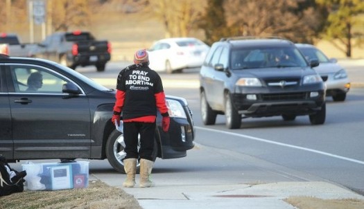 55779249_AN-SIDEWALK-PROTEST-2-27_t630